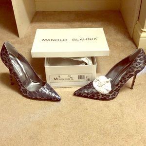 Never worn Manolo Blahnik leopard shoes